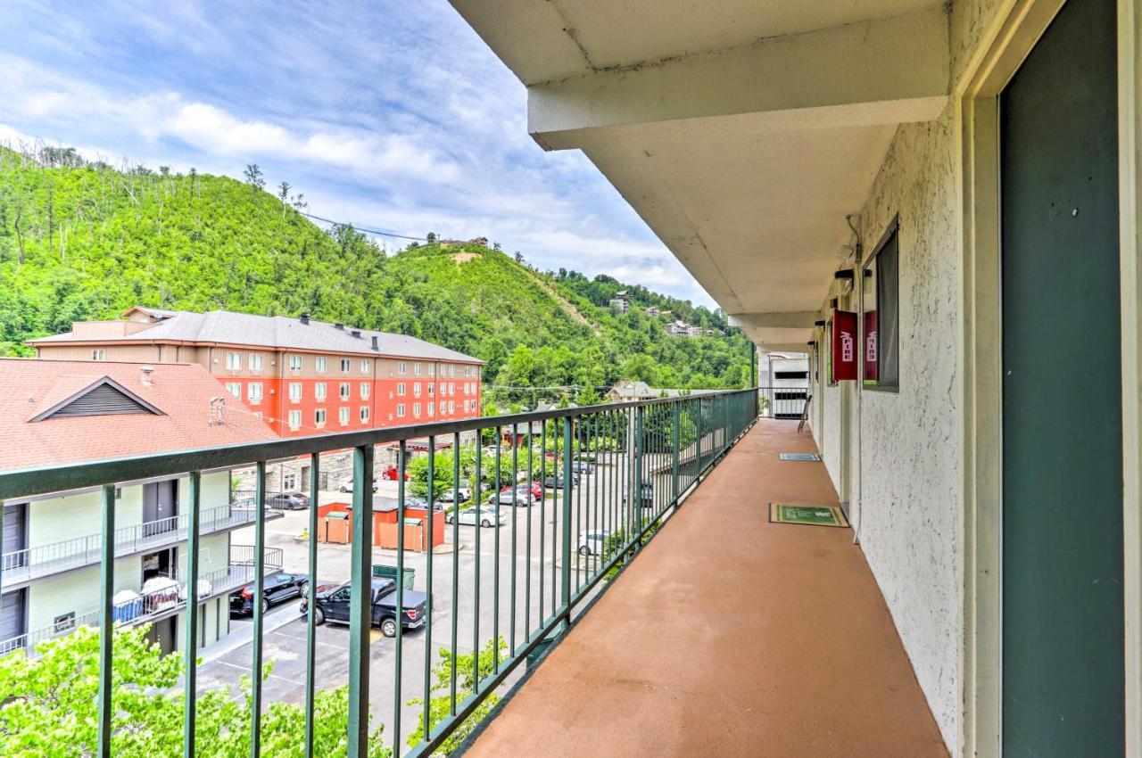 Condo With Balcony, Walk To Dtwn Gatlinburg Fun מראה חיצוני תמונה